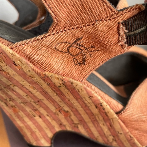 John Fluevog Pindowns Raquel apricot colored wedges size 11. - Picture 4 of 13